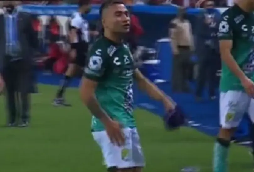 Suspenden a Jean Meneses por gesto hacia árbitros de la final ante Atlas Suspenden a Jean Meneses por gesto hacia árbitros de la final ante Atlas