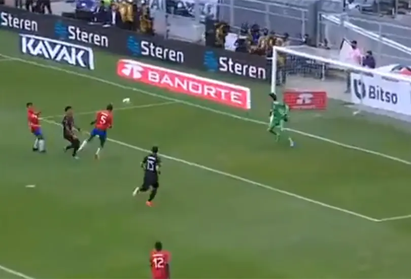 La incre&iacute;ble falla de Borges por la que M&eacute;xico no va perdiendo ante Costa Rica