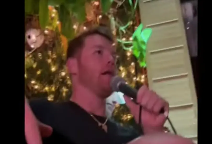 Captan al Canelo Álvarez dedicando canción a su esposa; ¿estaba ebrio? Captan al Canelo Álvarez dedicando canción a su esposa; ¿estaba ebrio?