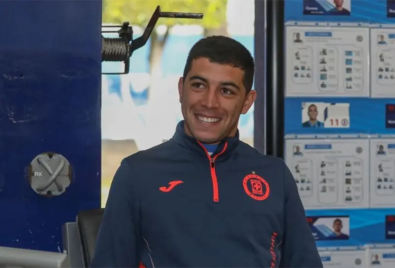 Erik Lira reconoce que llega con mucha hambre a Cruz Azul Erik Lira reconoce que llega con mucha hambre a Cruz Azul