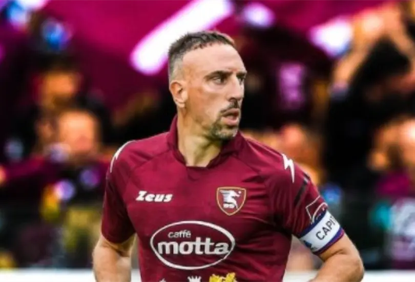 Franck Rib&eacute;ry es ofrecido a club donde pensaron que estaba retirado