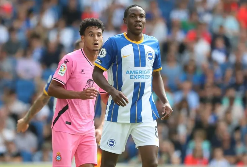 Enock Mwepu tuvo que retirarse del futbol por una enfermedad