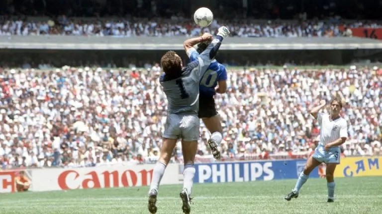 Inglaterra fue eliminado en México 1986 por Diego Maradona y su Mano de Dios - Archivo Referee