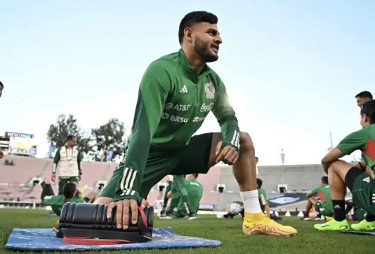 Alexis Vega con la Selección Mexicana.