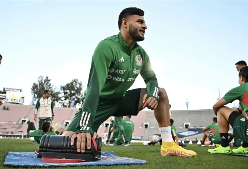 Alexis Vega con la Selección Mexicana. Alexis Vega con la Selección Mexicana.