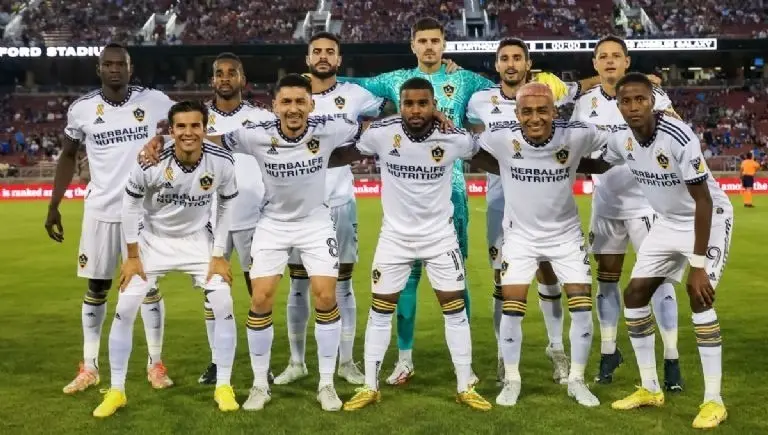 Javier Chicharito Hern&aacute;ndez est&aacute; jugando por primera vez los playoffs de la MLS. 