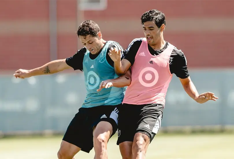 Javier Chicharito Hern&aacute;ndez y Carlos Vela se enfrentar&aacute;n en el partido entre Galaxy de Los &Aacute;ngeles y LAFC po los MLS Playoffs 2022