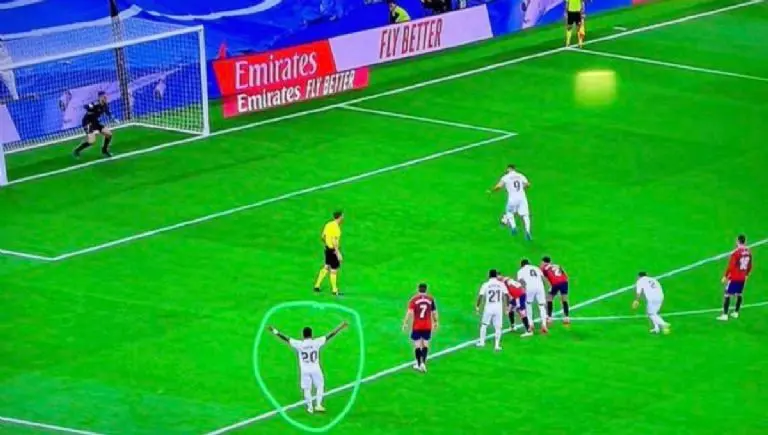 Vinícius Junior antes del penal. Captura de pantalla.