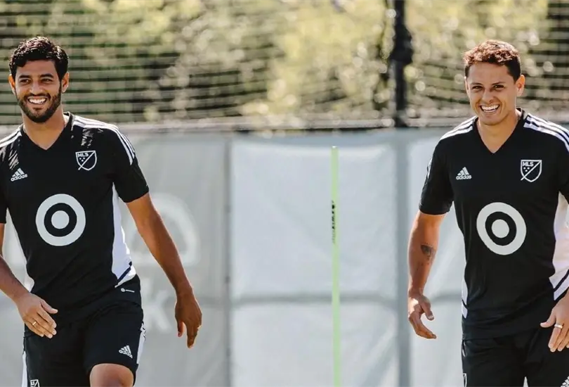 Chicharito Hern&aacute;ndez compar&oacute; la carrera de Carlos Vela con la de Hugo S&aacute;nchez