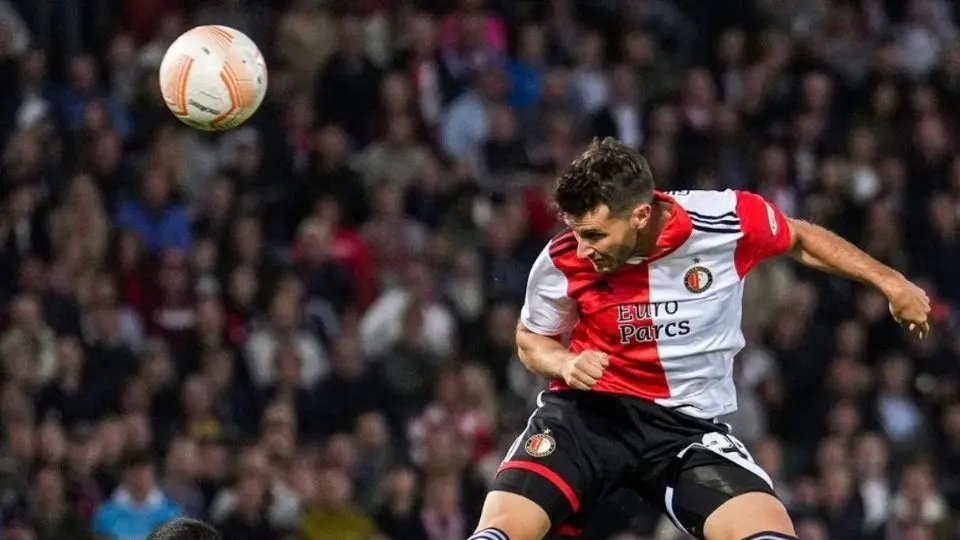 Santiago Gim&eacute;nez se adapt&oacute; r&aacute;pidamente al Feyenoord y eso ha servido para que sus aficionados le tengan un cari&ntilde;o especial.