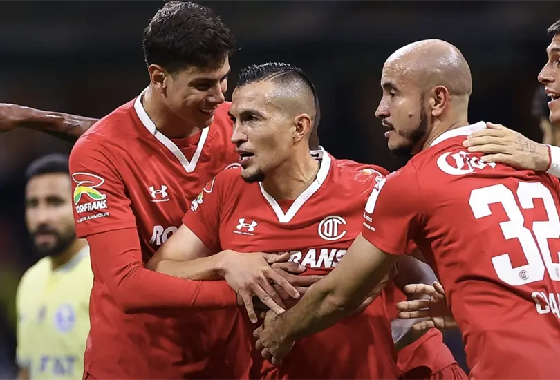 El Toluca dej&oacute; en el camino al Am&eacute;rica tras empatar a uno en el Estadio Azteca.
