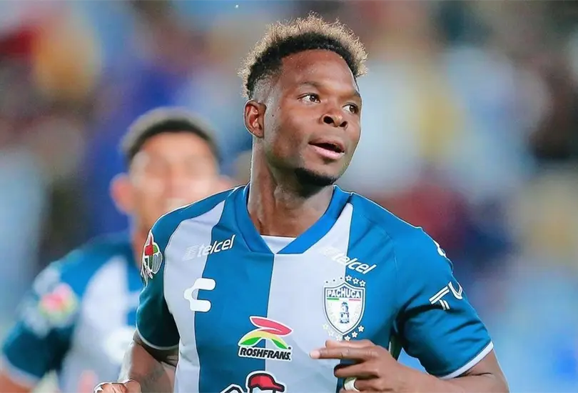 Avilés Hurtado fue defendido de su esposa de los ataques de los aficionados de Rayados Avilés Hurtado fue defendido de su esposa de los ataques de los aficionados de Rayados