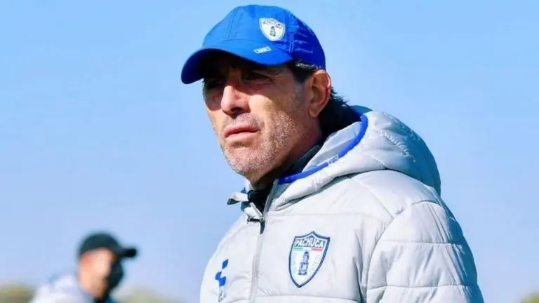 Guillermo Almada con Pachuca - @tuzos