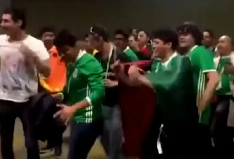 Los mexicanos en los Mundiales sorprendes a todos los presentes por sus distintas ocurrencias. Los mexicanos en los Mundiales sorprendes a todos los presentes por sus distintas ocurrencias.
