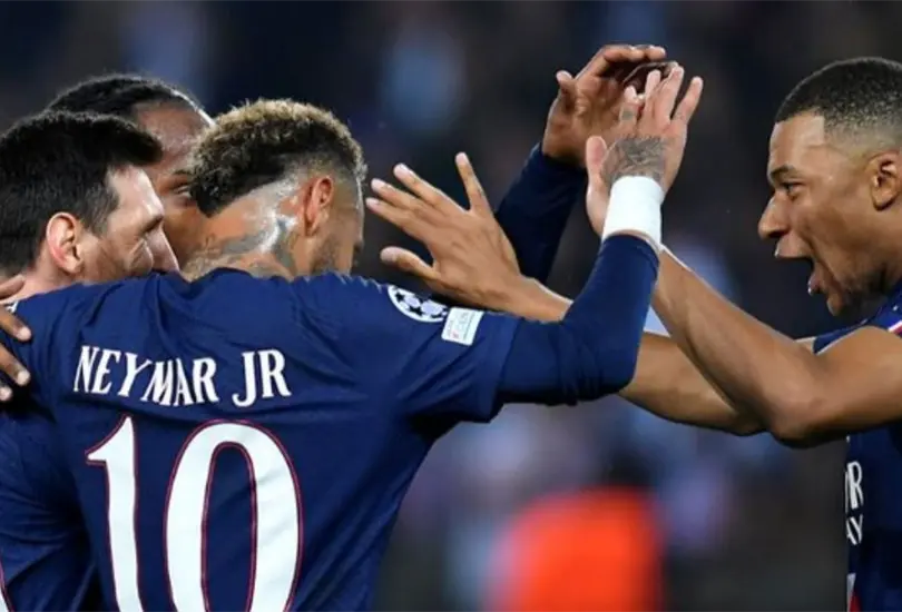 El PSG no tuvo piedad de su rival y le llen&oacute; la canasta de goles y eso le sirvi&oacute; para afianzarse en la cima de su grupo.