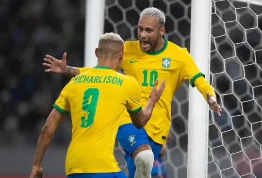 Neymar fue criticado por los fanáticos después de que realizara una fiesta en su casa tras la eliminación de Brasil.