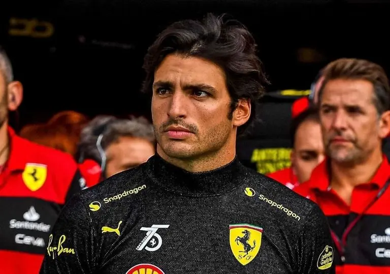 Carlos Sainz, piloto de Ferrari, listo para el GP de México. (@carlossainz55)