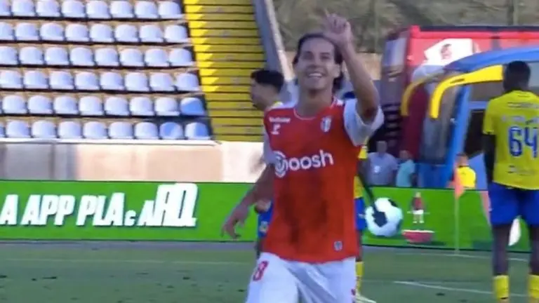 Diego Lainez no ha podido brillar en el futbol europeo. Foto: Archivo Referee.