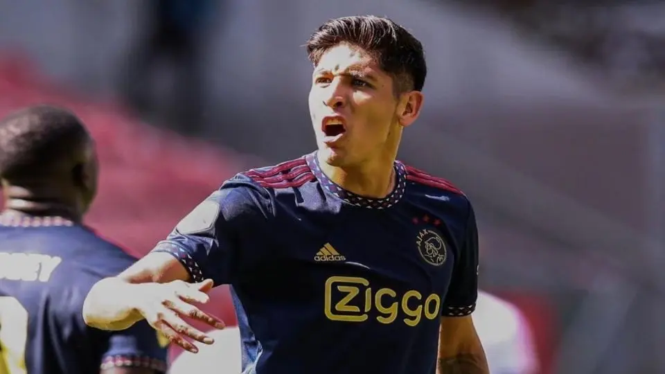 Edson &Aacute;lvarez, defensa mexicano, ha maravillado con su juego a los principales equipos del futbol europeo. 