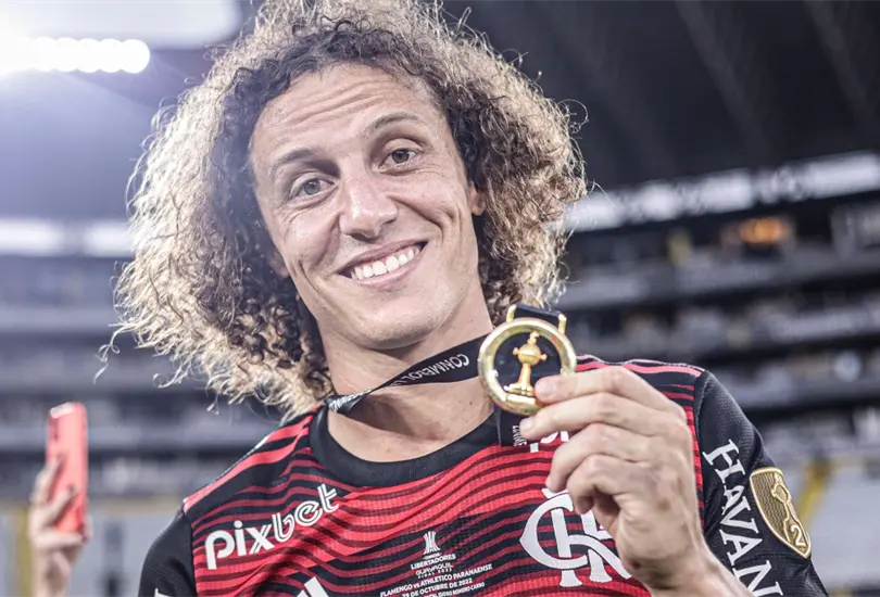 David Luiz entr&oacute; a una selecta lista despu&eacute;s de que gan&oacute; la Copa Libertadores.