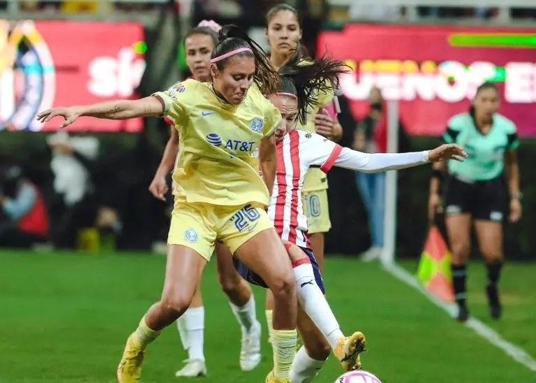 Chivas y América repartieron unidades en el Clásico. (@americafemenil)