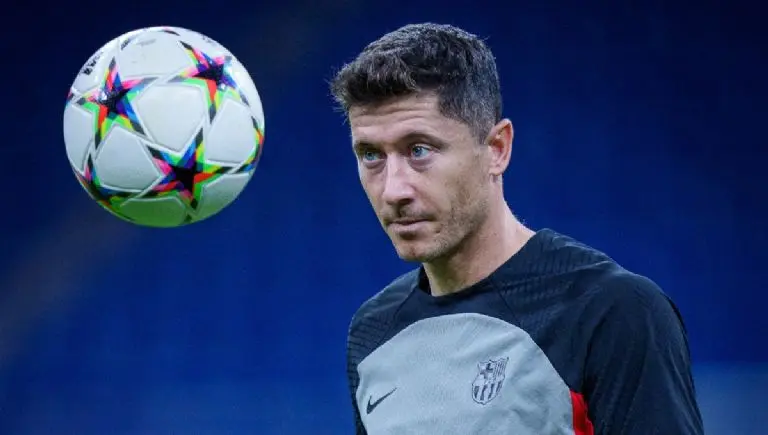 Robert Lewandowski es el mejor anotador del Barcelona.
