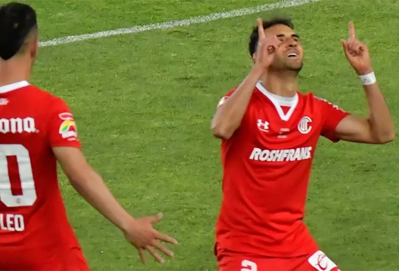 Ra&uacute;l Dedos L&oacute;pez anot&oacute; el primer gol de la final de vuelta de la Liga MX con dedicatoria a su mam&aacute; reci&eacute;n fallecida.