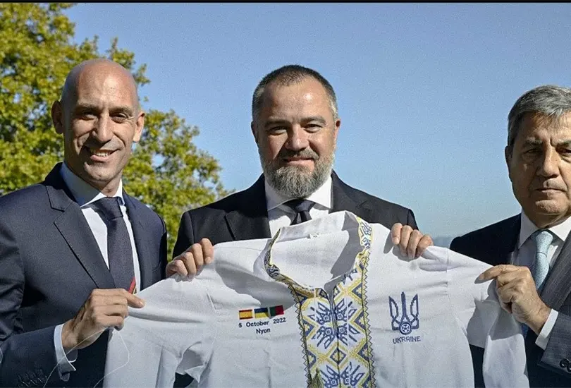 Ucrania se uni&oacute; a la candidatura de Espa&ntilde;a y Portugal.