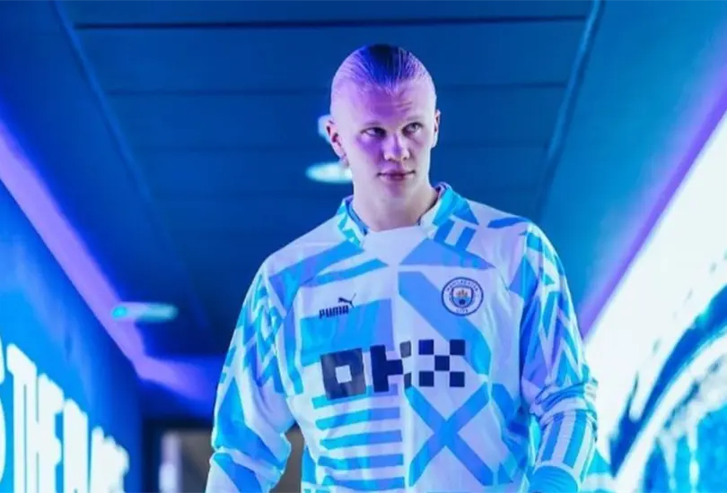 Erling Haaland es una máquina de hacer goles, por lo que sus rivales no lo consideran de este planeta. Erling Haaland es una máquina de hacer goles, por lo que sus rivales no lo consideran de este planeta.