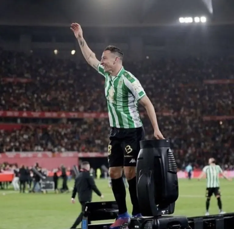 Andrés Guardado fue parte fundamental en el triunfo del Betis sobre la Roma. Foto: Twitter @Andresguardado