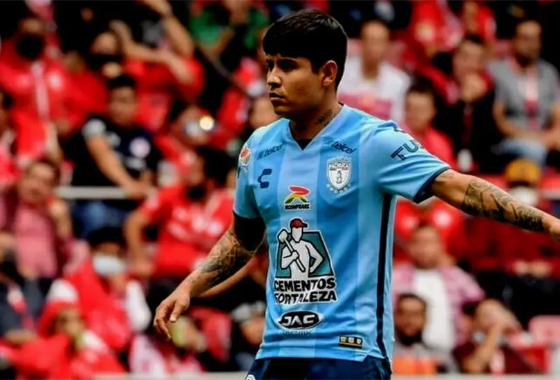 El futbolista mexicano lament&oacute; que en Chivas no le dieran la importancia que Pachuca actualmente le est&aacute; dando.