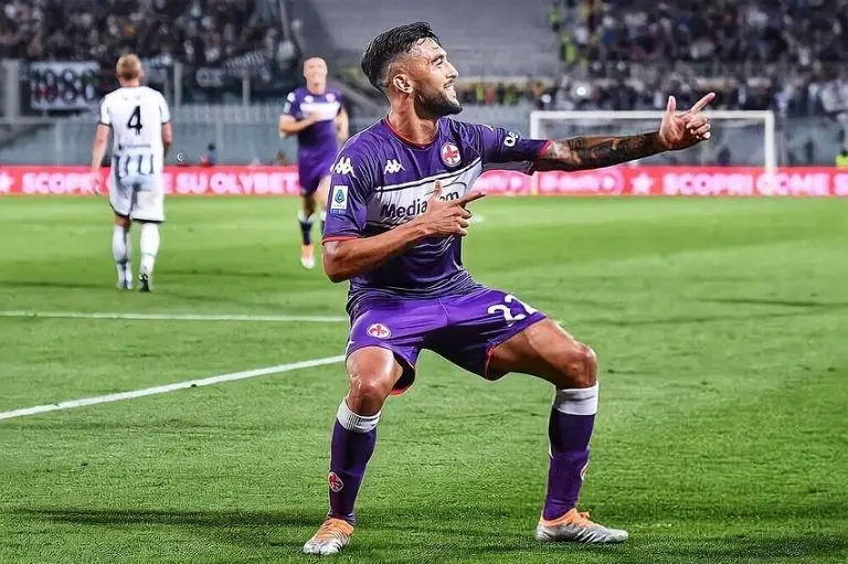 Nico González con la Fiorentina - @nicoigonzalez