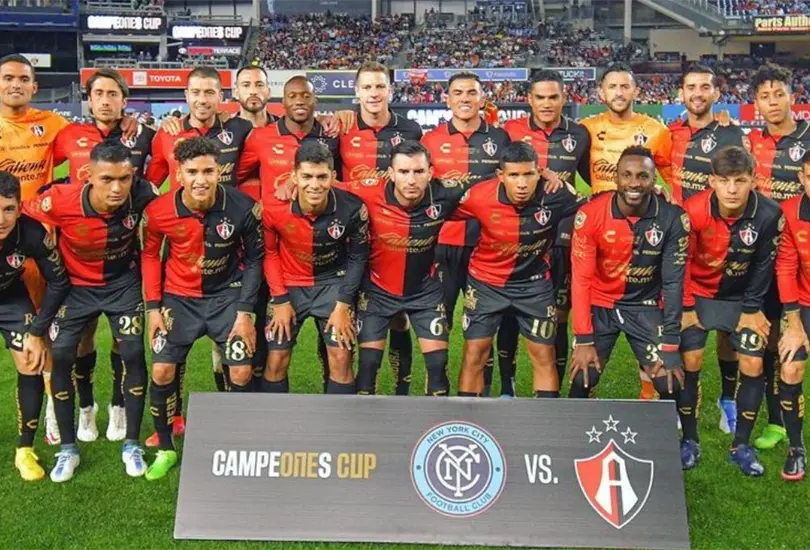 Uno de los futbolistas del Atlas fue señalado en su país, luego de que se fue a un centro de baile nocturno sin la compañía de su esposa. Uno de los futbolistas del Atlas fue señalado en su país, luego de que se fue a un centro de baile nocturno sin la compañía de su esposa.