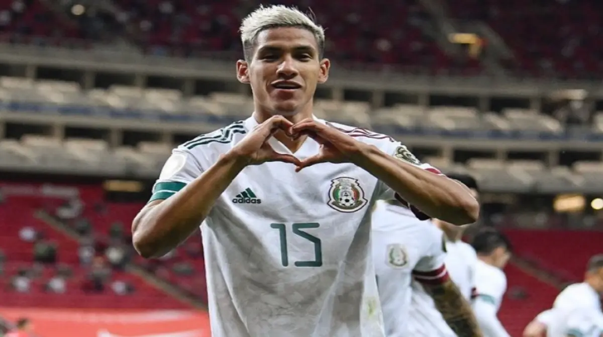 Uriel Antuna/25 años, Cruz Azul, esta es su primera convocatoria.