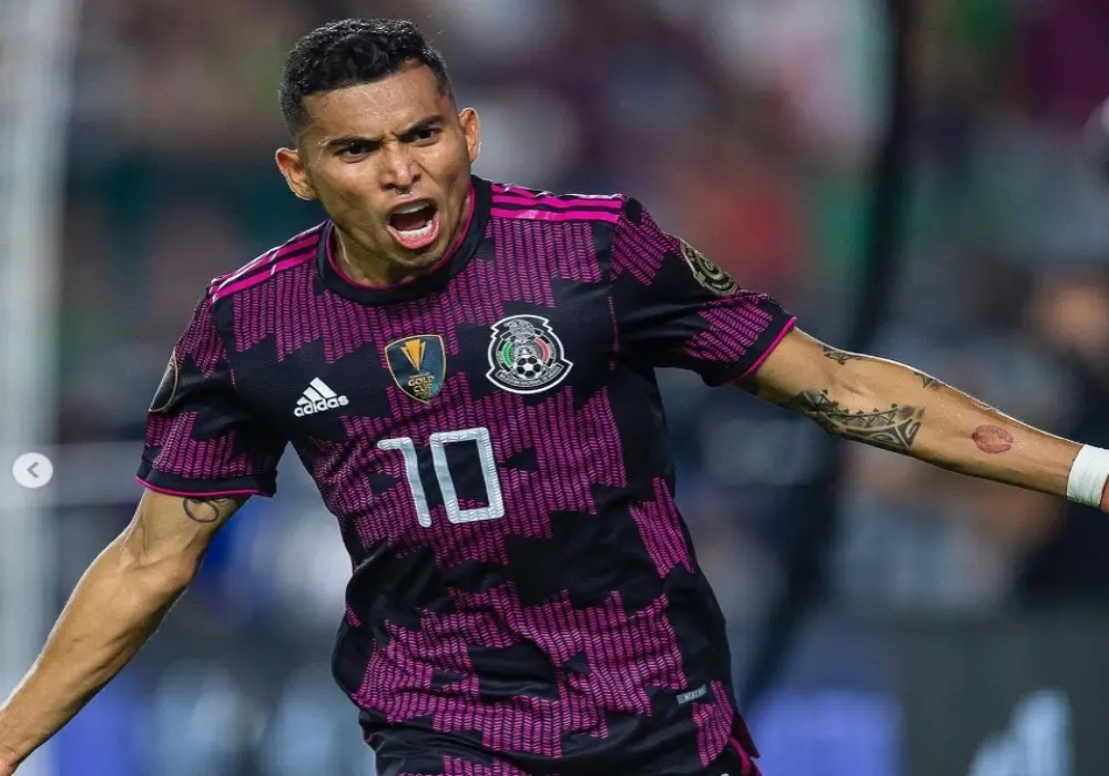 Orbelín Pineda/26 años, AEK Atenas Futbol Club (Grecia), esta es su primera convocatoria.