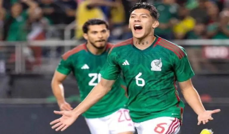 Arteaga fue parte del equipo de México en Qatar 2022. Galería Referee