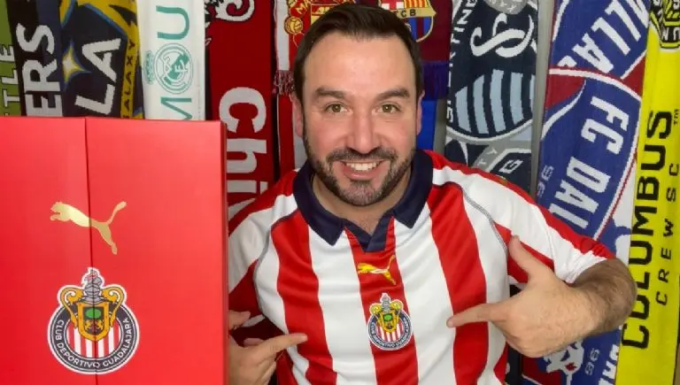 Fernando Cevallos tiene a Chivas como su equipo favorito. @FerCevallosF