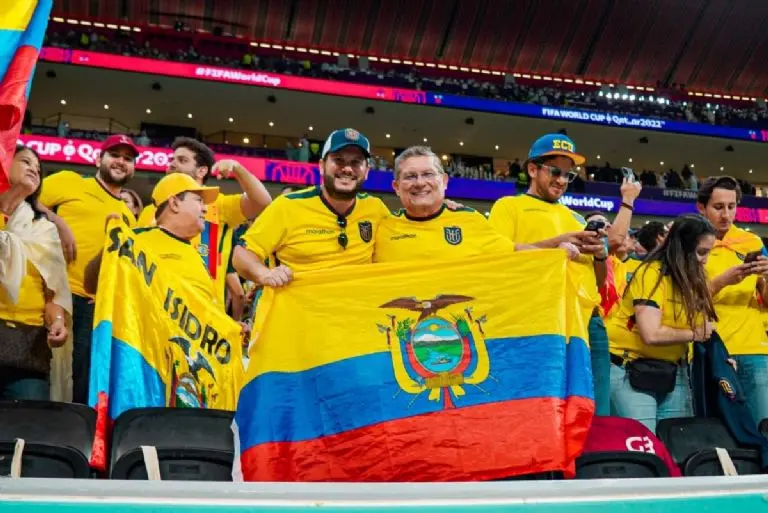 Los aficionados de Ecuador, presentes en el Mundial de Qatar 2022. (@FEFecuador)