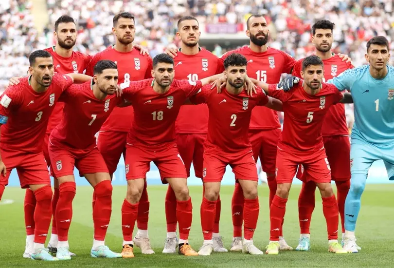 El portero de Ir&aacute;n tuvo que salir de cambio debido a un choque con un compa&ntilde;ero
