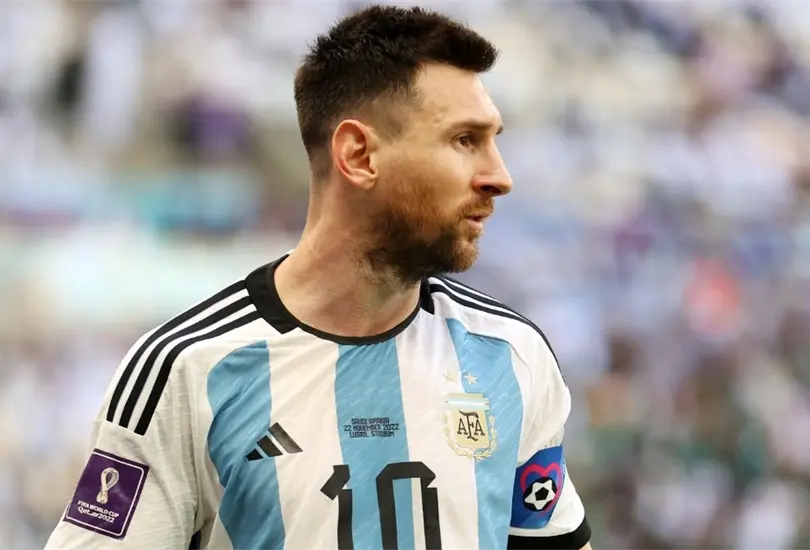 Messi habl&oacute; con la prensa luego de la sorprendente derrota de Argentina (Foto:  @Argentina)