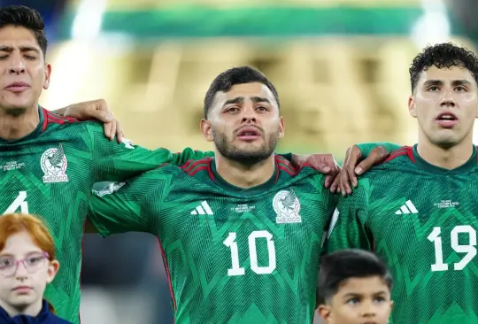 Alexis Vega no pudo contener las lágrimas al escuchar el Himno Nacional previo al México vs Polonia