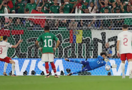 Memo Ochoa fue la figura del debut de México ante Polonia por tapar un penal ante Robert Lewandowski.