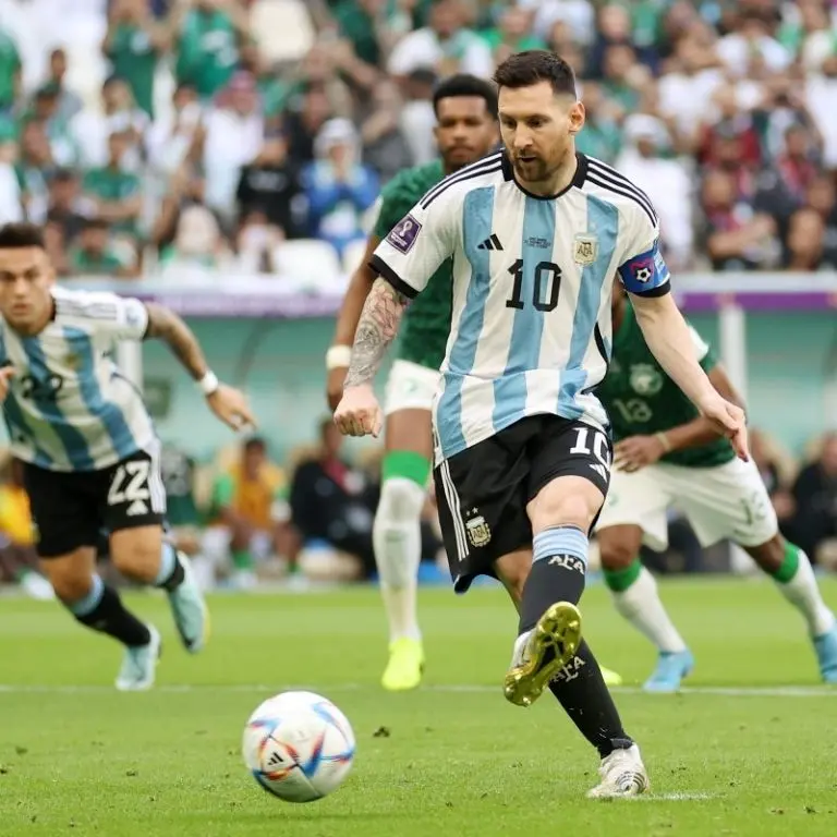 Lionel Messi adelantó a Argentina vs Arabia Saudita - Twitter @FIFAWorldCup_es