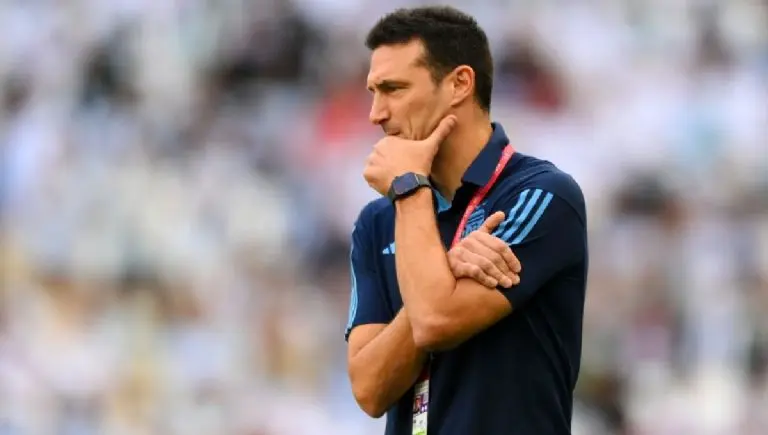 Lionel Scaloni ya prepara el duelo ante México. @Argentina