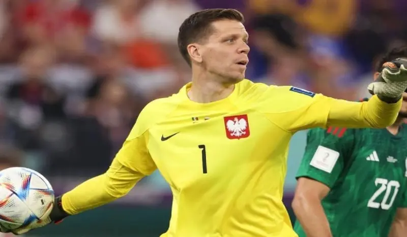 WOJCIECH SZCZESNY - POLONIA. El portero polaco es uno de los tradicionales dentro de este tipo de listados, particularmente porque tanto nombre como apellido son raros y complicados de pronunciar.