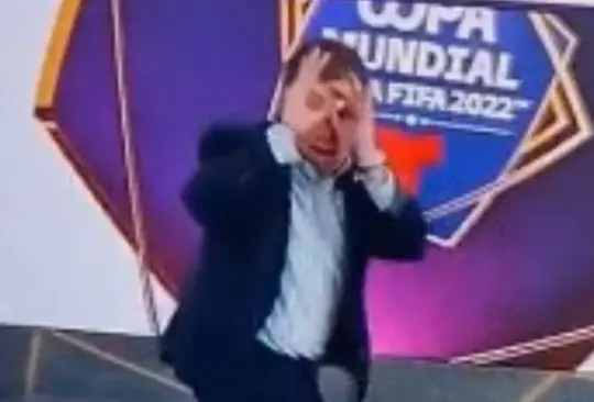 Miguel Herrera realizó una danza para enviarle las mejores vibras al combinado mexicano para el duelo ante Argentina. Miguel Herrera realizó una danza para enviarle las mejores vibras al combinado mexicano para el duelo ante Argentina.
