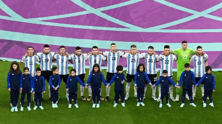 Argentina si derrota a Polonia puede ser el nuevo líder de la zona C del Qatar 2022. Foto: Twitter @FIFAWorldCup