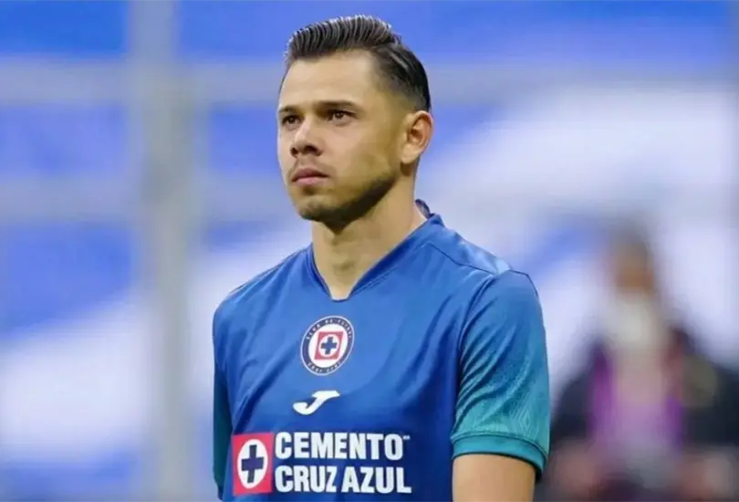 Ángel Romero hizo oficial su salida de Cruz Azul. Ángel Romero hizo oficial su salida de Cruz Azul.