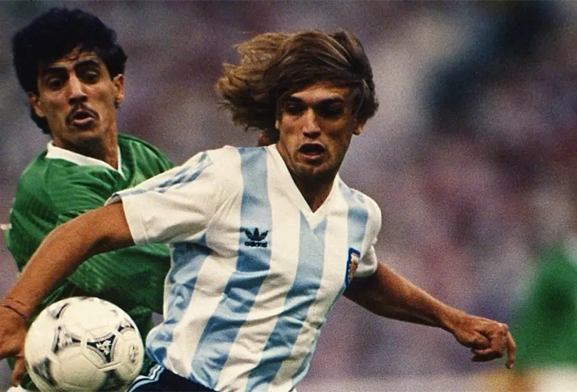 Gabriel Batistuta fue campeón con Argentina, tras vencer a Arabia Saudita en la Copa del Rey Fahd. Gabriel Batistuta fue campeón con Argentina, tras vencer a Arabia Saudita en la Copa del Rey Fahd.