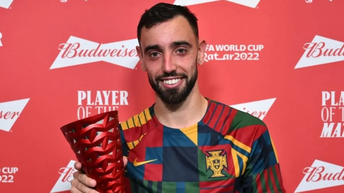 BRUNO FERNANDES - PORTUGAL. El portugués brilló en la mediacancha en el partido ante Uruguay, fue autor del doblete con el que se doblegó contundentemente a los sudamericanos.